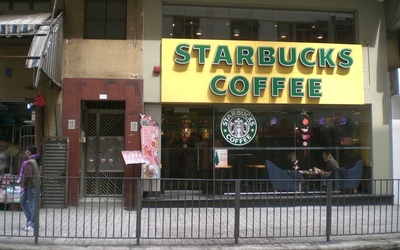 Starbucks: nie wycofujemy poparcia dla homomałżeństw