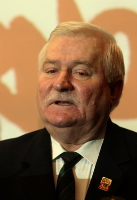 Wałęsa: Mniejszość prześladuje większość