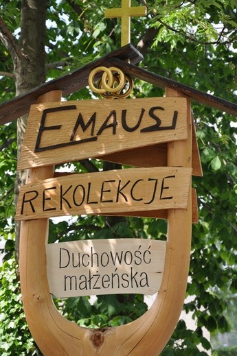 "Emaus" z rocznicą