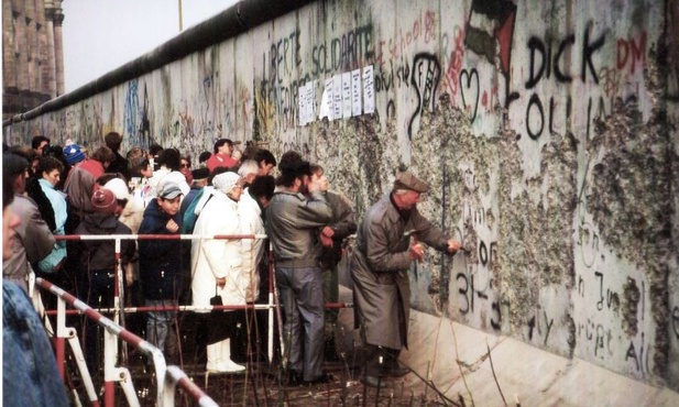 Deweloper usunął fragment muru berlińskiego