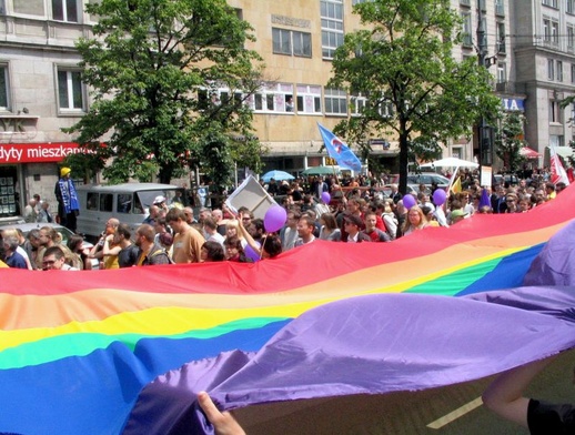 Tęczowy podręcznik w polskiej szkole