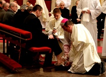 Abp Skworc: Serce liturgii bije pokorną miłością