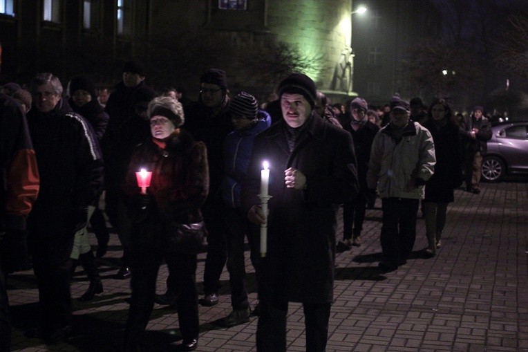 Procesja rezurekcyjna wokół katedry