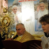 Żywy folklor na Rezurekcji w opoczyńskiej kolegiacie