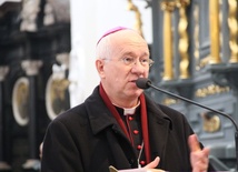 Biskup łowicki Andrzej Franciszek Dziuba