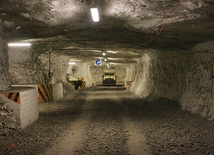 W miejscach częstszego przebywania górników stropy wzmacniane są dodatkowo siatką
