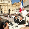  Maciek mógł z bliska obserwować gesty nowego papieża