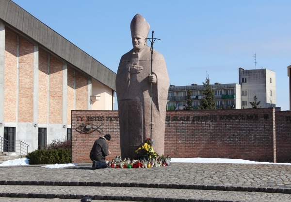 Pomnik bł. Jana Pawła II na Zaspie