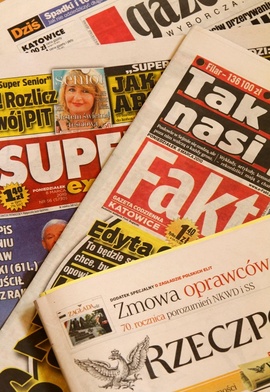 Gazety lecą w dół