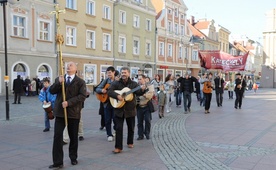 Ewangelizacja na placach już w niedzielę