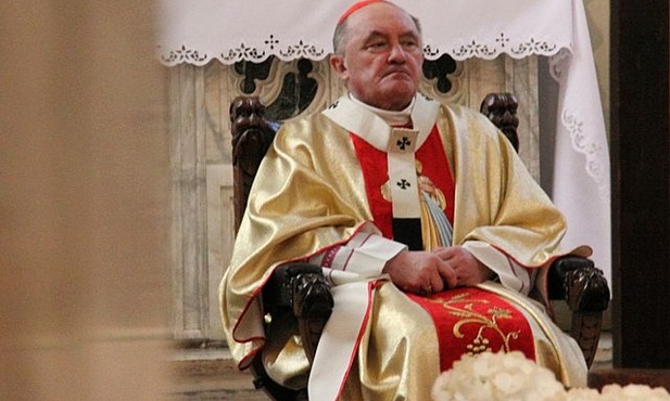 Kard. Nycz zachęca do „wielkiej modlitwy”