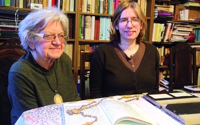 Bożena Bator-Sawicka (z lewej) i Anna Sawicka (z prawej) od wielu lat angażują się w działalność Rodziny Katyńskiej w Gdańsku 
