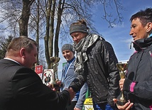 Na podium stanęli najszybsi. Antonina Rychter zajęła I miejsce w klasyfikacji ogólnej. Na metę przybiegła z czasem 27 min 47 s