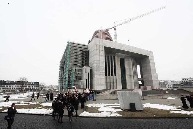 Msza św. za ofiary katastrofy. Świątynia Opatrzności Bożej