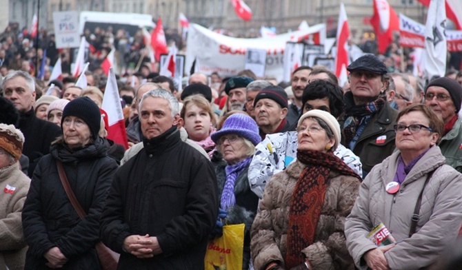 Bp Zawitkowski: Nie jesteśmy chorzy na ojczyznę