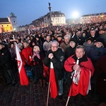 Rocznica smoleńska: w drodze pod pałac