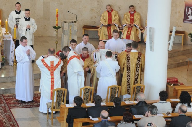 Święcenia diakonatu