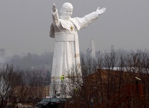 Najwyższa na świecie statua bł. Jana Pawła II