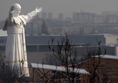 Najwyższa na świecie statua bł. Jana Pawła II