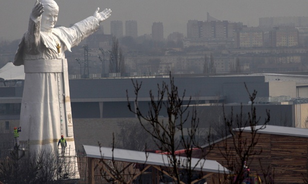 Najwyższa na świecie statua bł. Jana Pawła II