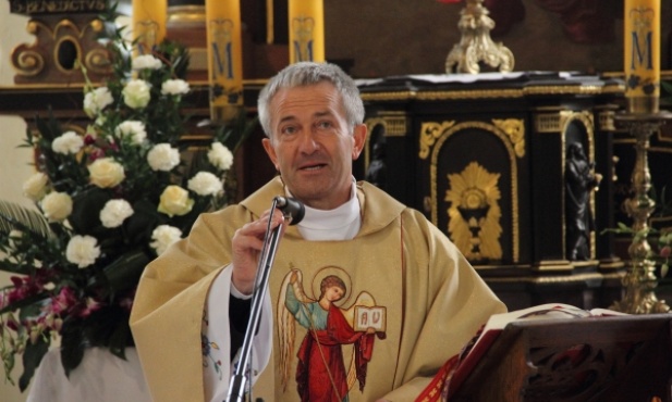 Ks. Jan Perszon pozdrowił pielgrzymów od wszystkich księży, którzy brali udział w pielgrzymce