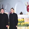  Ks. Krzysztof Kida (z lewej) i ks. Krzysztof Sibiga tworzą zgrany tandem