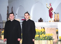  Ks. Krzysztof Kida (z lewej) i ks. Krzysztof Sibiga tworzą zgrany tandem