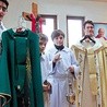 Nowe szaty i sprzęty liturgiczne będą służyły na chwałę Boga 