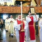 Przez Pismo Święte Bóg przemawia do każdego człowieka