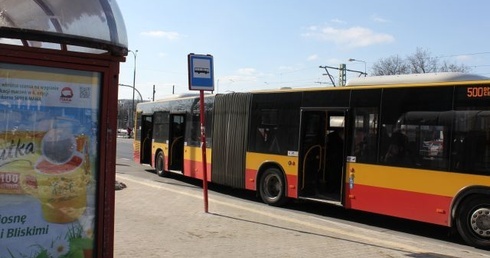 Nowoczesny autobus