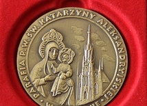 Okolicznościowy medal grybowskiej bazyliki