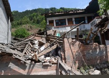 Trzęsienie ziemi - tysiące ofiar
