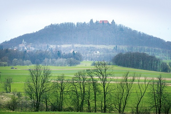 Górujący nad okolicą Grodziec stał się wehikułem czasu dla ZHR-u