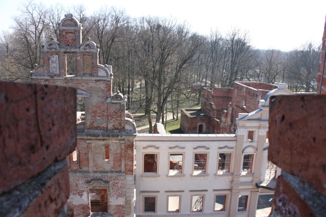 Pałac i park w Żmigrodzie