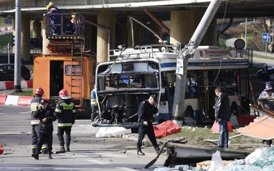Wypadek trolejbusa: 1 osoba nie żyje, 11 rannych