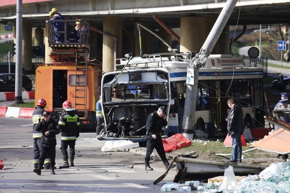 Wypadek trolejbusa: 1 osoba nie żyje, 11 rannych