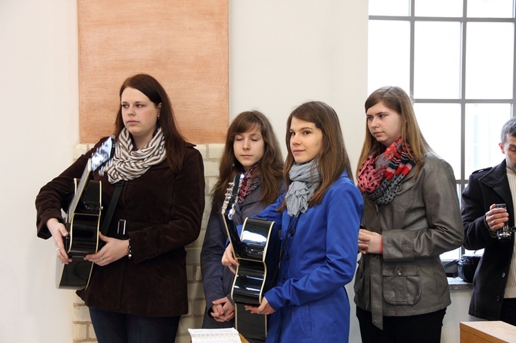 Koła różańcowe w centrum handlowym SCC