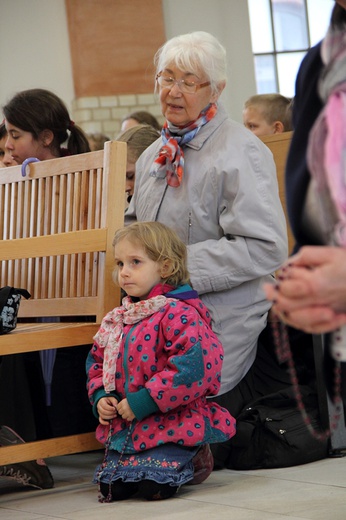 Koła różańcowe w centrum handlowym SCC