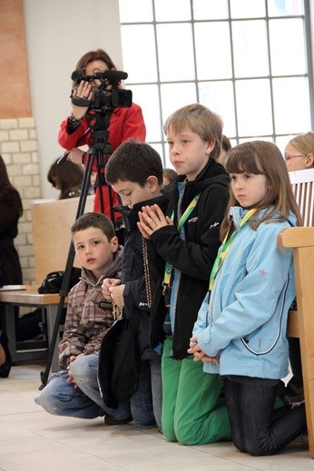 Koła różańcowe w centrum handlowym SCC