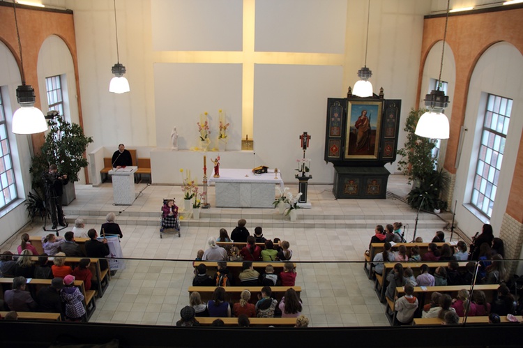 Koła różańcowe w centrum handlowym SCC