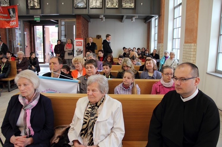 Koła różańcowe w centrum handlowym SCC