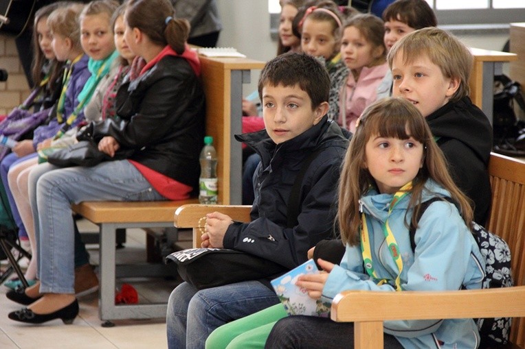 Koła różańcowe w centrum handlowym SCC