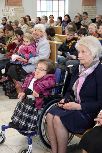 Koła różańcowe w centrum handlowym SCC