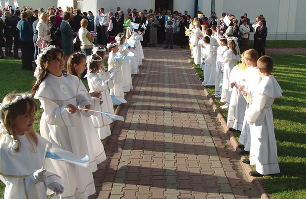 Komunia św. to przede wszystkim spotkanie z eucharystycznym Jezusem