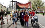 Pielgrzymi rozpoczynają wędrówkę do sanktuarium Bożego Miłosierdzia