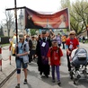 Pielgrzymi rozpoczynają wędrówkę do sanktuarium Bożego Miłosierdzia