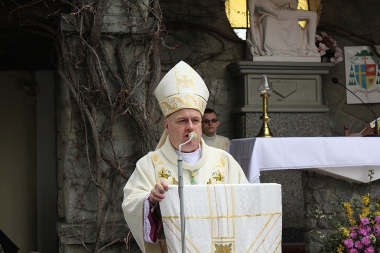 Eucharystia pątników z bp. Piotrem Gregerem