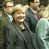 Angela Merkel modli się za papieża