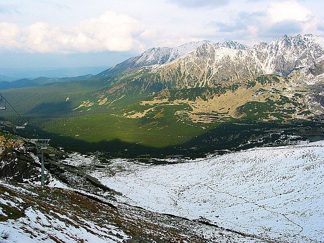 Ołtarz ze starych nart