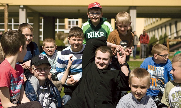 Ponad 700 ministrantów wraz ze swoimi duszpasterzami rozpoczęło maj od wspólnego świętowania w seminarium